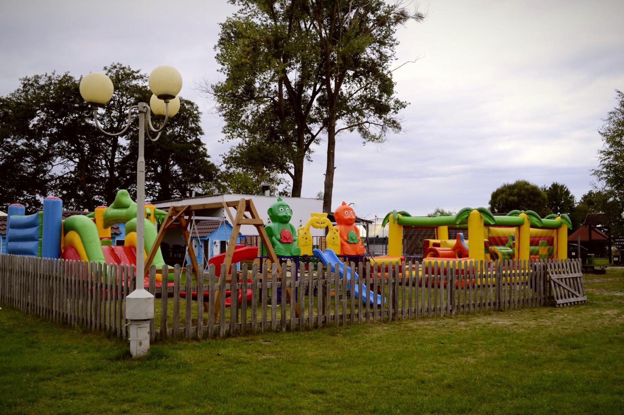 Camping Szczecinek Domy Wypoczynkowe Eksteriør bilde